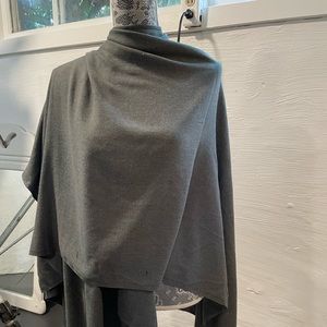 Uniqlo Stole / Poncho / Wrap (OS) Dark Green